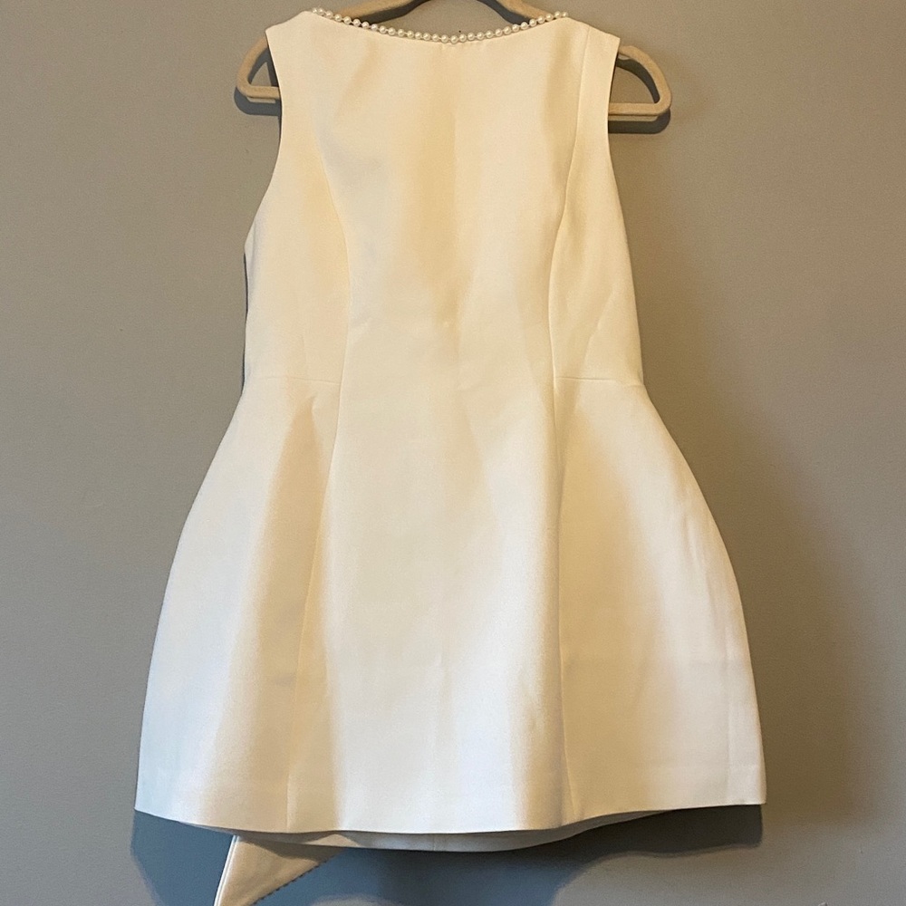 Chic Sleeveless Cream Midi Dress